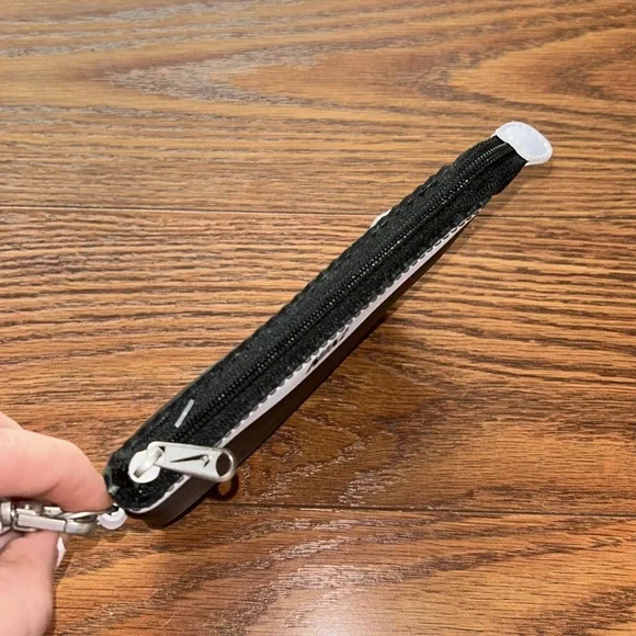 NWOT Nike Icon Cortez Wristlet White on Black - Picture 3 of 6